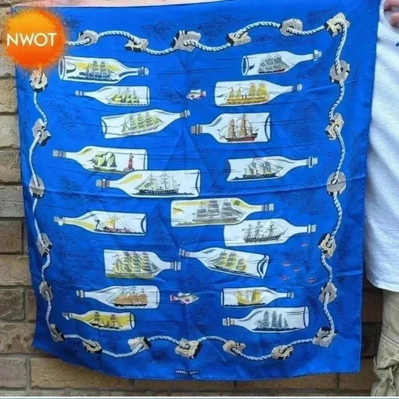 Hermés Vintage scarf - Picture 1 of 7